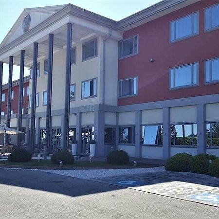 Hotel Poppi Mira Bagian luar foto