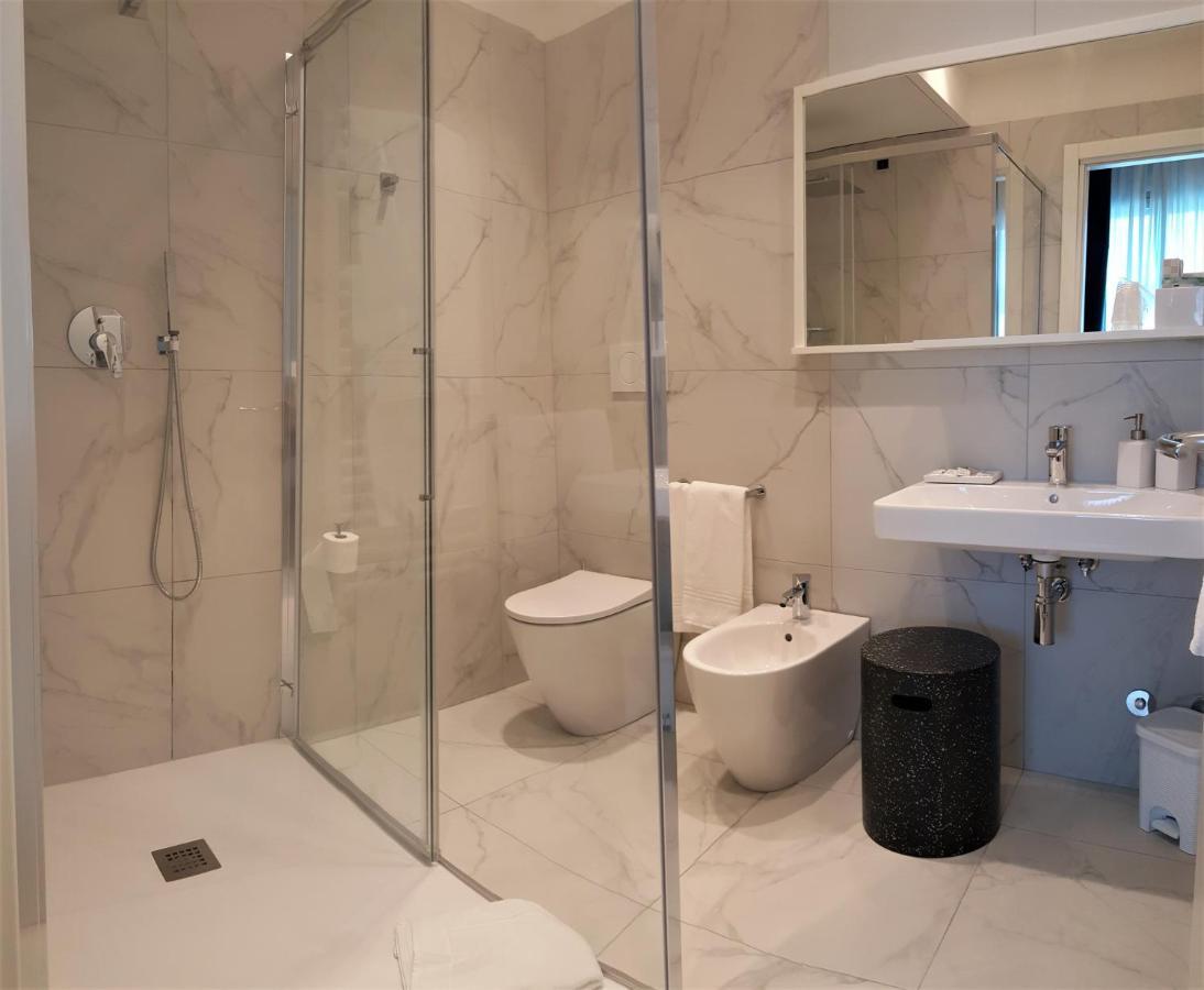 Hotel Poppi Mira Bagian luar foto