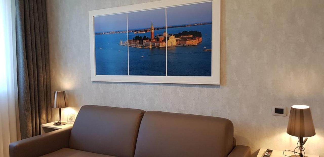 Hotel Poppi Mira Bagian luar foto