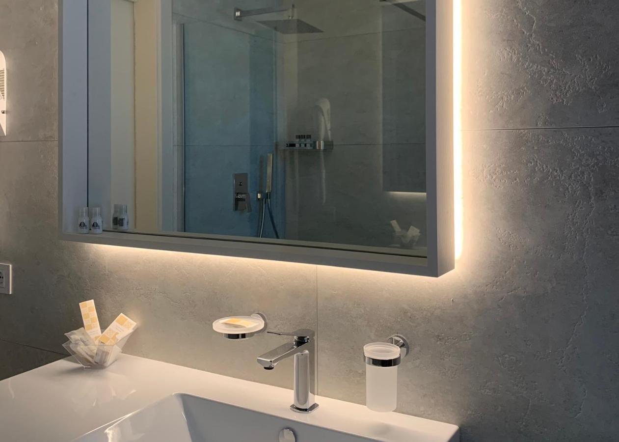 Hotel Poppi Mira Bagian luar foto