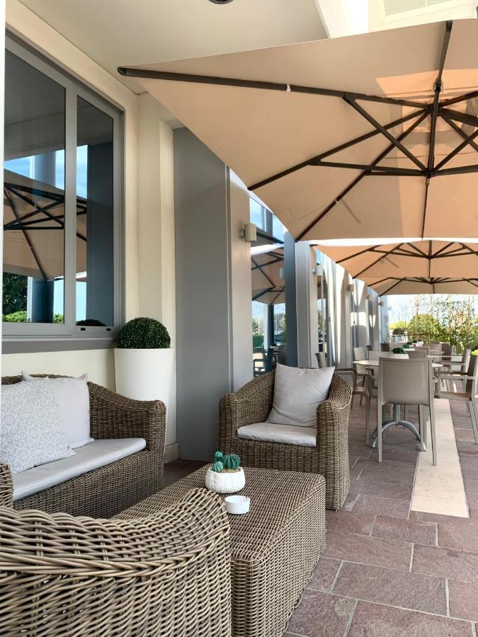 Hotel Poppi Mira Bagian luar foto