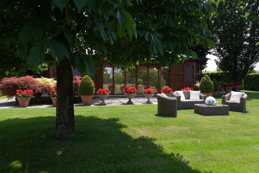 Hotel Poppi Mira Bagian luar foto