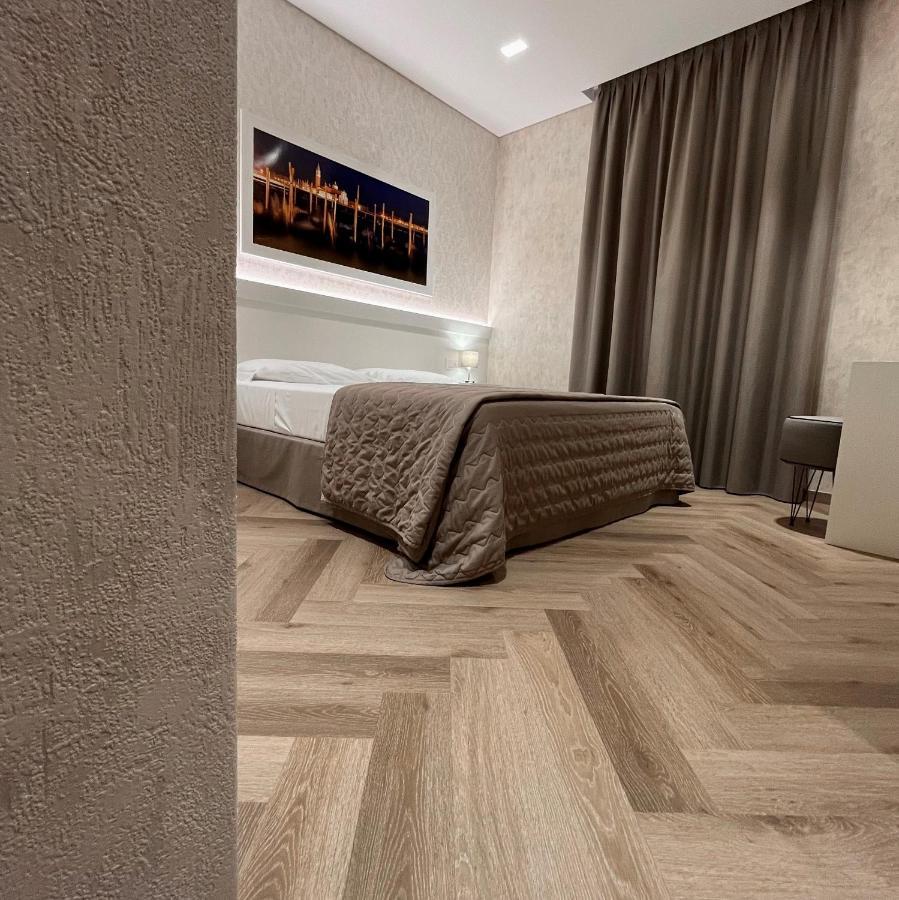 Hotel Poppi Mira Bagian luar foto