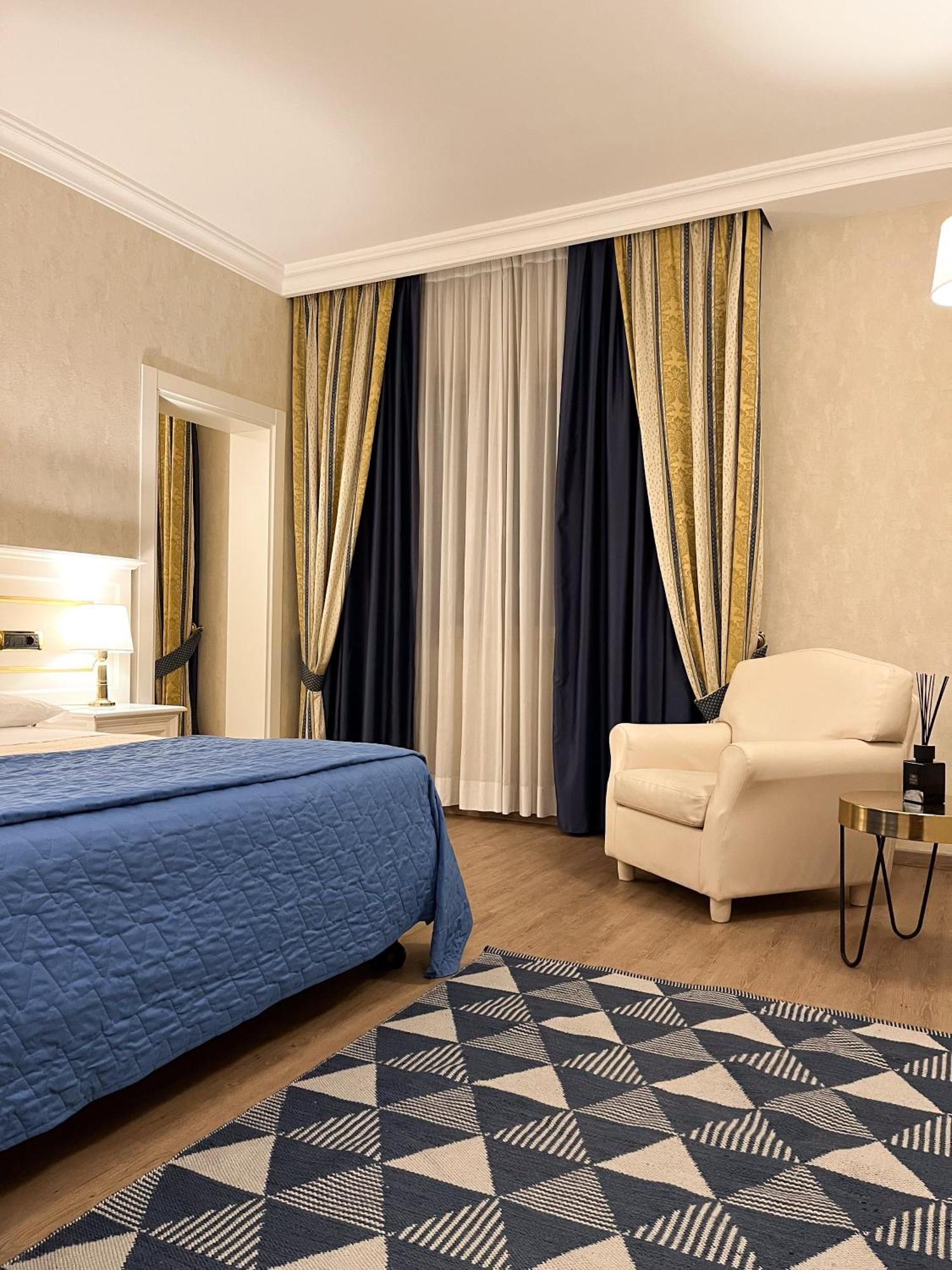 Hotel Poppi Mira Bagian luar foto